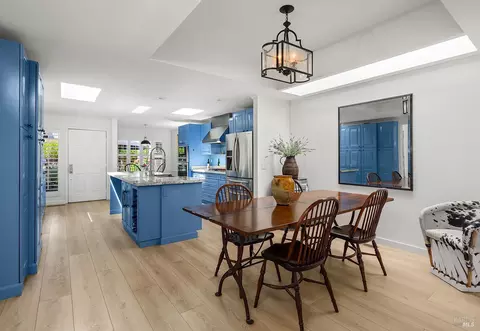 Dining - 533 Carnation Ct, Sonoma, CA 95476 photo 2 of 4