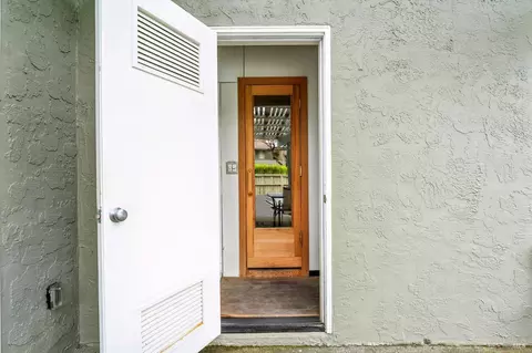 Entry Way - 16 Anchorage Rd, Sausalito, CA 94965 photo 4 of 4