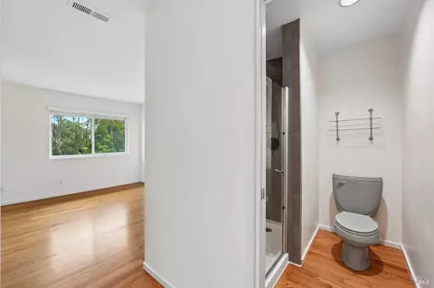 Bath - 16 Anchorage Rd, Sausalito, CA 94965 photo 1 of 2