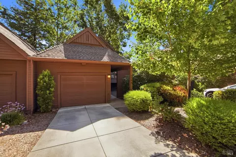 3306 Parker Hill Rd, Santa Rosa, CA 95404