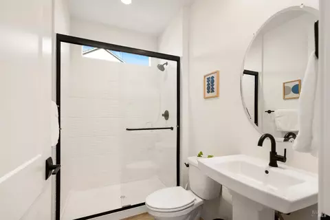 Bath - 303 Flagship Dr, Napa, CA 94558 photo 1 of 5