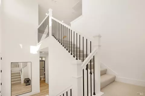 Entry Way - 303 Flagship Dr, Napa, CA 94558 photo 4 of 5