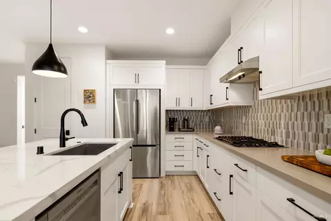 Kitchen - 303 Flagship Dr, Napa, CA 94558 photo 4 of 6