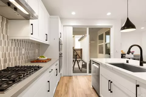 Kitchen - 303 Flagship Dr, Napa, CA 94558 photo 5 of 6