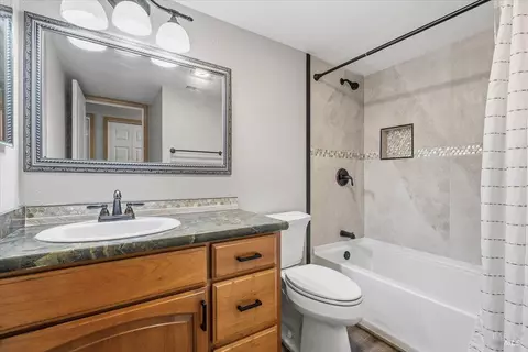 Bath - 80 Creek Ct, Cotati, CA 94931 photo 1 of 3
