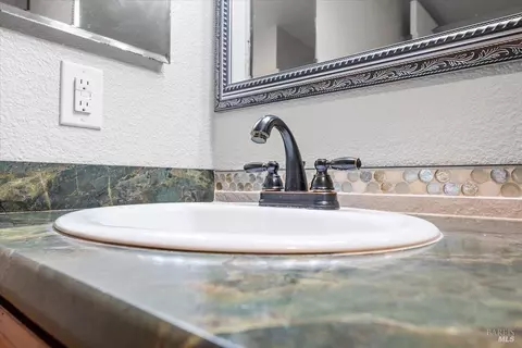 Bath - 80 Creek Ct, Cotati, CA 94931 photo 3 of 3