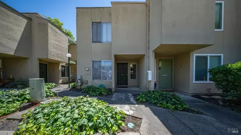 3092 Yulupa Ave, Santa Rosa, CA 95405