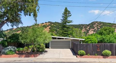 678 Appleberry Dr, San Rafael, CA 94903