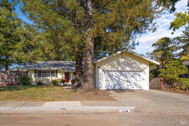 2216 Fremont Dr, Santa Rosa, CA 95409