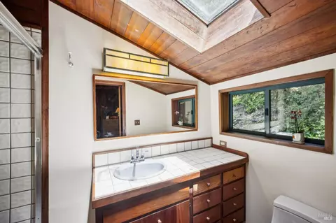Bath - 30 Escondida Ln, Lagunitas, CA 94938 photo 1 of 2