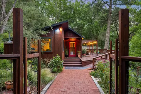 30 Escondida Ln, Lagunitas, CA 94938