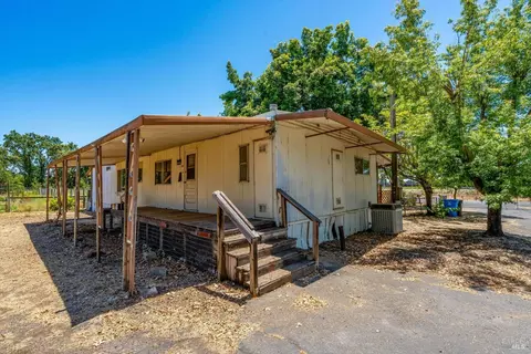 375 Limerick Ln, Healdsburg, CA 95448 photo 10