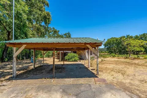375 Limerick Ln, Healdsburg, CA 95448 photo 14