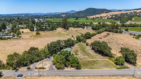 375 Limerick Ln, Healdsburg, CA 95448 photo 1