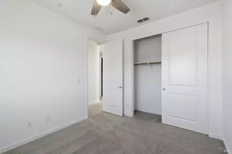 Bedroom - 610 Syracuse Ln, Dixon, CA 95620 photo 7 of 14