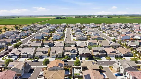 View/Area - 610 Syracuse Ln, Dixon, CA 95620 photo 2 of 4