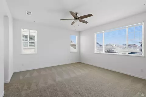 Bedroom - 610 Syracuse Ln, Dixon, CA 95620 photo 12 of 14