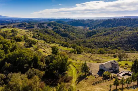 2365 Sweetwater Springs Rd, Healdsburg, CA 95448