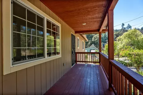 1853 Tulip Pl, Willits, CA 95490 photo 2