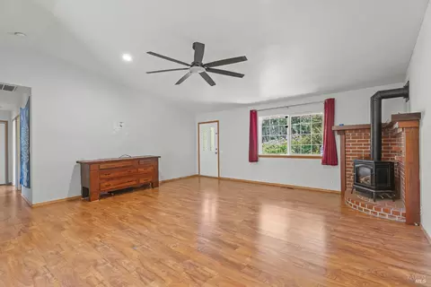 1853 Tulip Pl, Willits, CA 95490 photo 3