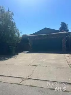 1808 Weaverly Dr, Petaluma, CA 94954