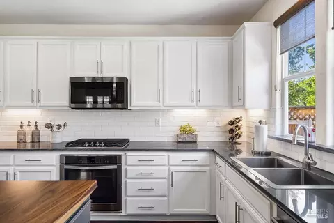 8424 Bennington Ct, Vallejo, CA 94591 photo 12