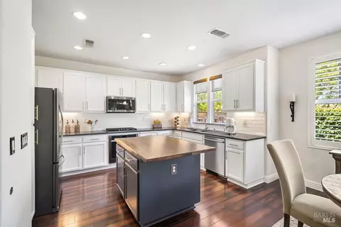 8424 Bennington Ct, Vallejo, CA 94591 photo 11