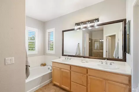 8424 Bennington Ct, Vallejo, CA 94591 photo 31