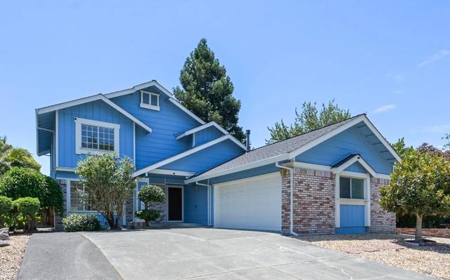 2126 Saint Augustine Cir, Petaluma, CA 94954