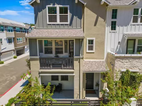 649 Semillon Ln, Santa Rosa, CA 95403