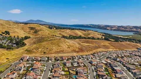 View/Area - 8895 Blue River Dr, Vallejo, CA 94591 photo 3 of 4