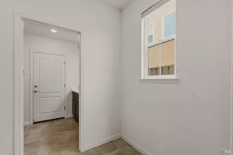 Entry Way - 8895 Blue River Dr, Vallejo, CA 94591 photo 2 of 9