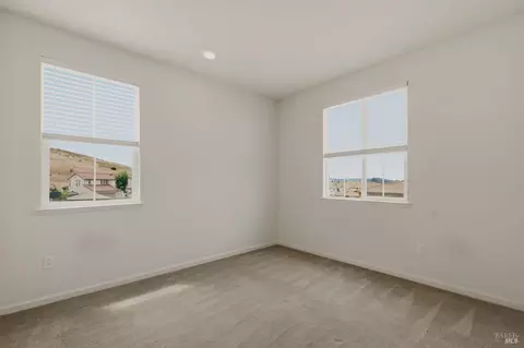 Bedroom - 8895 Blue River Dr, Vallejo, CA 94591 photo 7 of 8