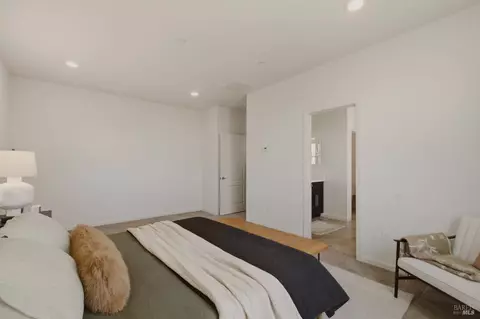 Bedroom - 8895 Blue River Dr, Vallejo, CA 94591 photo 4 of 8