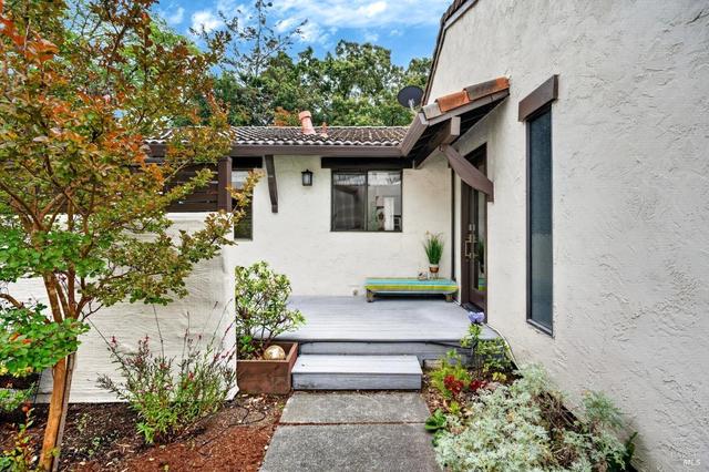 842 Adobe Dr, Santa Rosa, CA 95404