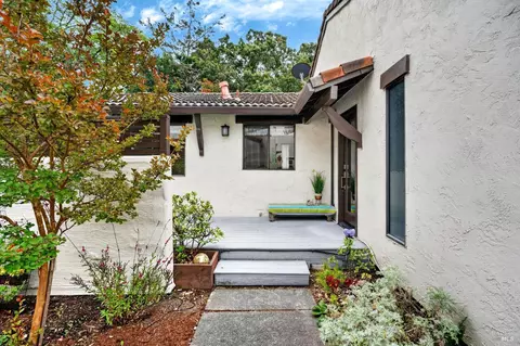 842 Adobe Dr, Santa Rosa, CA 95404