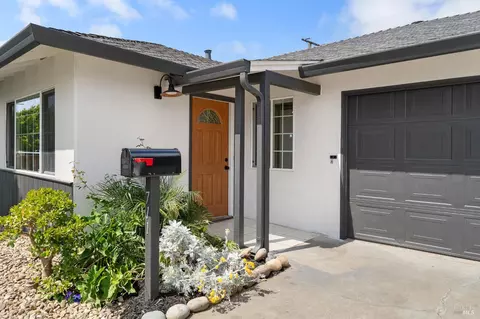Exterior - 711 Warford Ave, Vallejo, CA 94591 photo 4 of 8