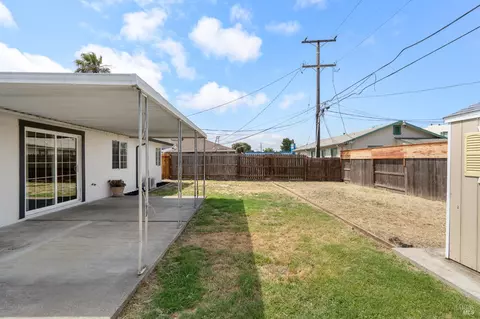 Exterior - 711 Warford Ave, Vallejo, CA 94591 photo 6 of 8
