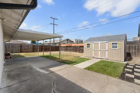 Exterior - 711 Warford Ave, Vallejo, CA 94591 photo 5 of 8