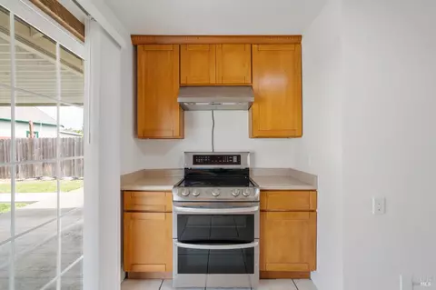 Kitchen - 711 Warford Ave, Vallejo, CA 94591 photo 4 of 4