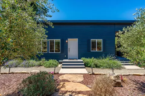 1055 Sundown Trl, Santa Rosa, CA 95404