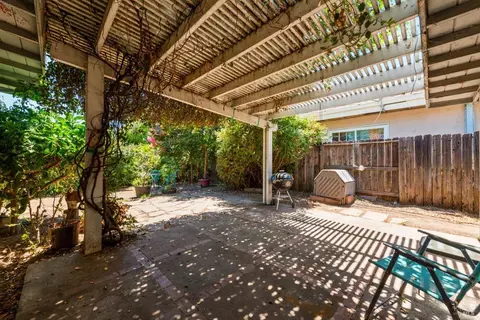 341 Grape St, Vacaville, CA 95688 photo 32