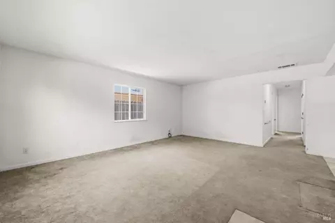 341 Grape St, Vacaville, CA 95688 photo 6