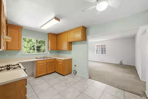341 Grape St, Vacaville, CA 95688 photo 12