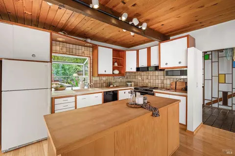 Kitchen - 135 Peralta Ave, Mill Valley, CA 94941 photo 1 of 4