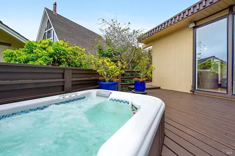 Exterior - 135 Peralta Ave, Mill Valley, CA 94941 photo 6 of 8
