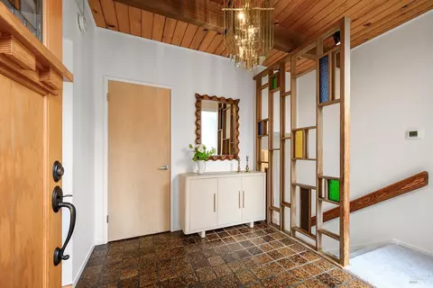 Entry Way - 135 Peralta Ave, Mill Valley, CA 94941 photo 3 of 4