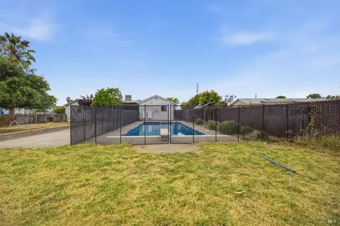 Exterior - 4344 Olive Ave, Fairfield, CA 94533 photo 5 of 9