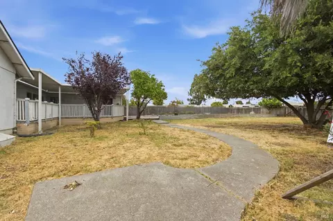 Exterior - 4344 Olive Ave, Fairfield, CA 94533 photo 6 of 9