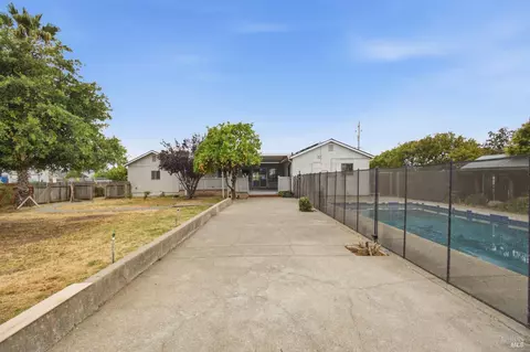 Exterior - 4344 Olive Ave, Fairfield, CA 94533 photo 4 of 9